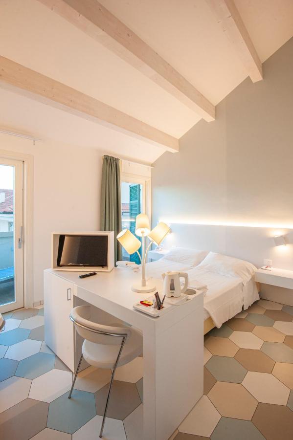 Hotel Melograno Spotorno Luaran gambar