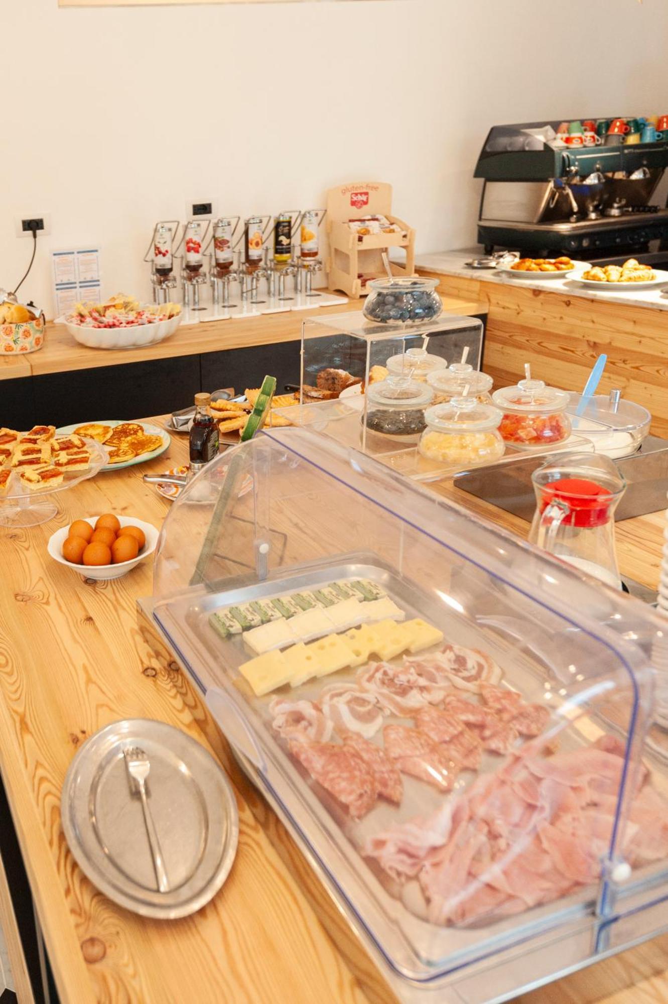 Hotel Melograno Spotorno Luaran gambar