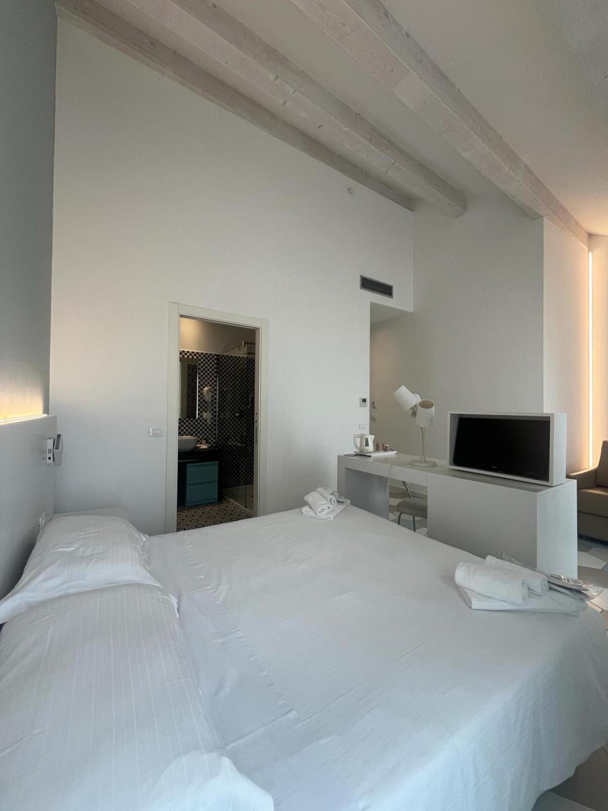 Hotel Melograno Spotorno Luaran gambar